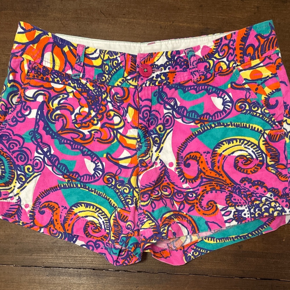 Lilly Pulitzer Callahan shorts.
